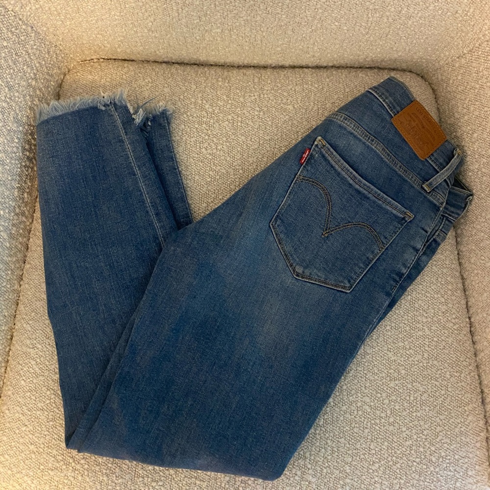 Levi’s High-Rise Straight